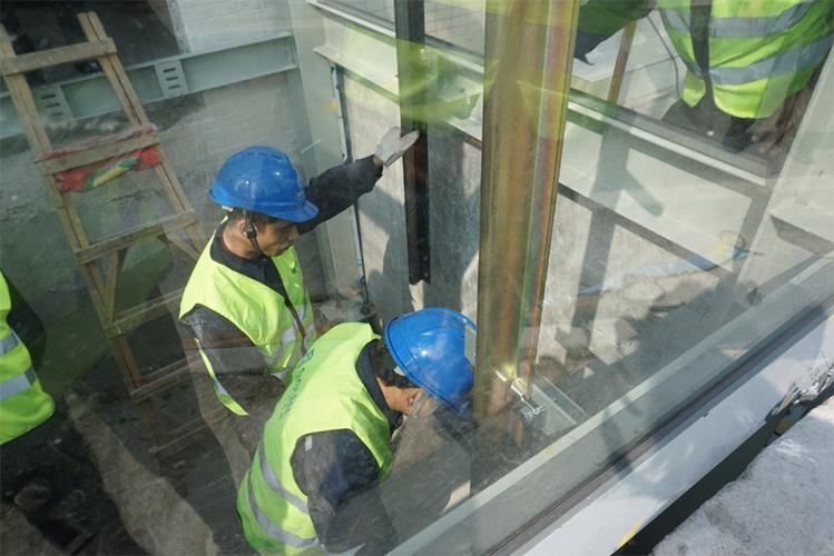 辛格林工厂总部员工宿舍分段式框架结构电梯安装中